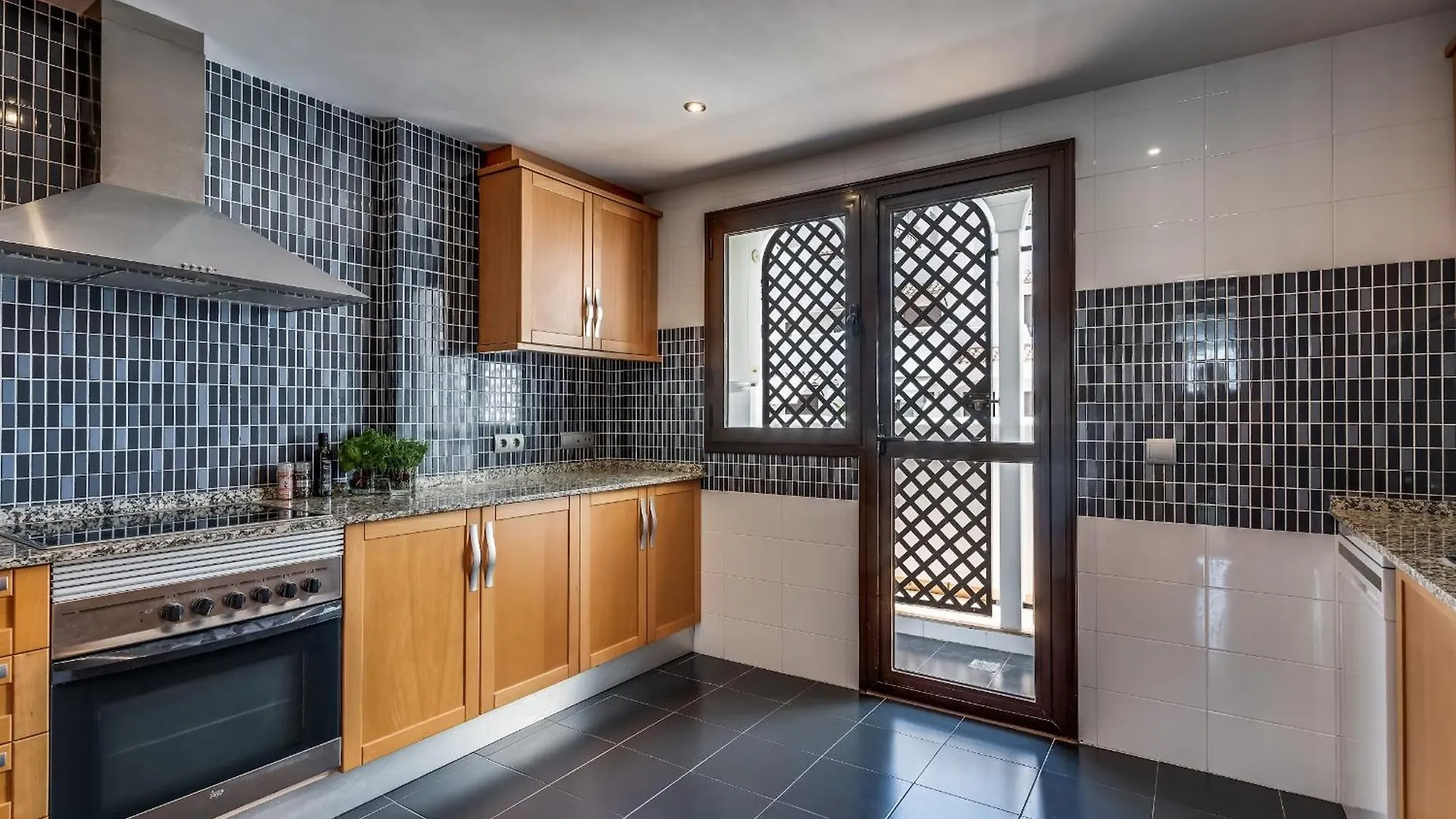 Nieuw Ingericht Penthouse Met Ruim Dakterras Apartment Estepona