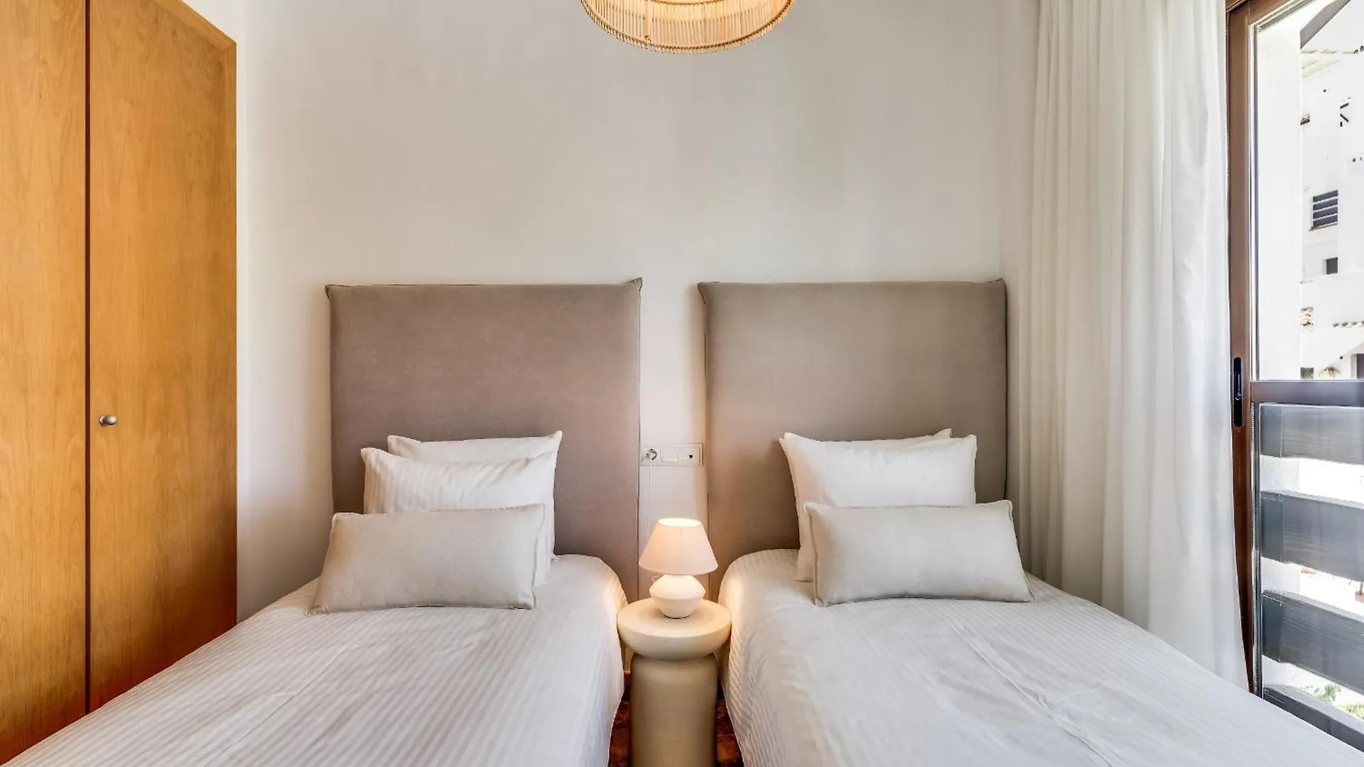 Nieuw Ingericht Penthouse Met Ruim Dakterras Apartment Estepona Spain