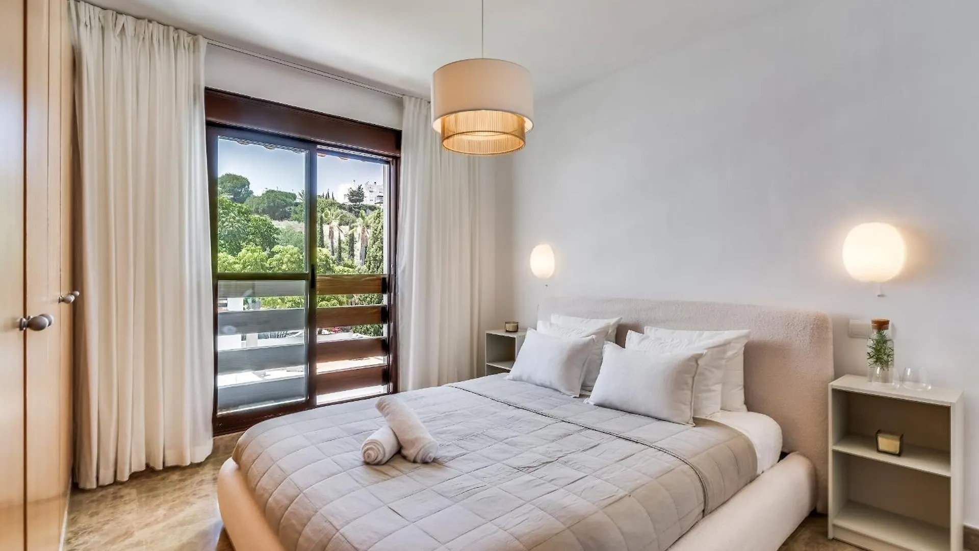 Nieuw Ingericht Penthouse Met Ruim Dakterras Apartment Estepona Spain