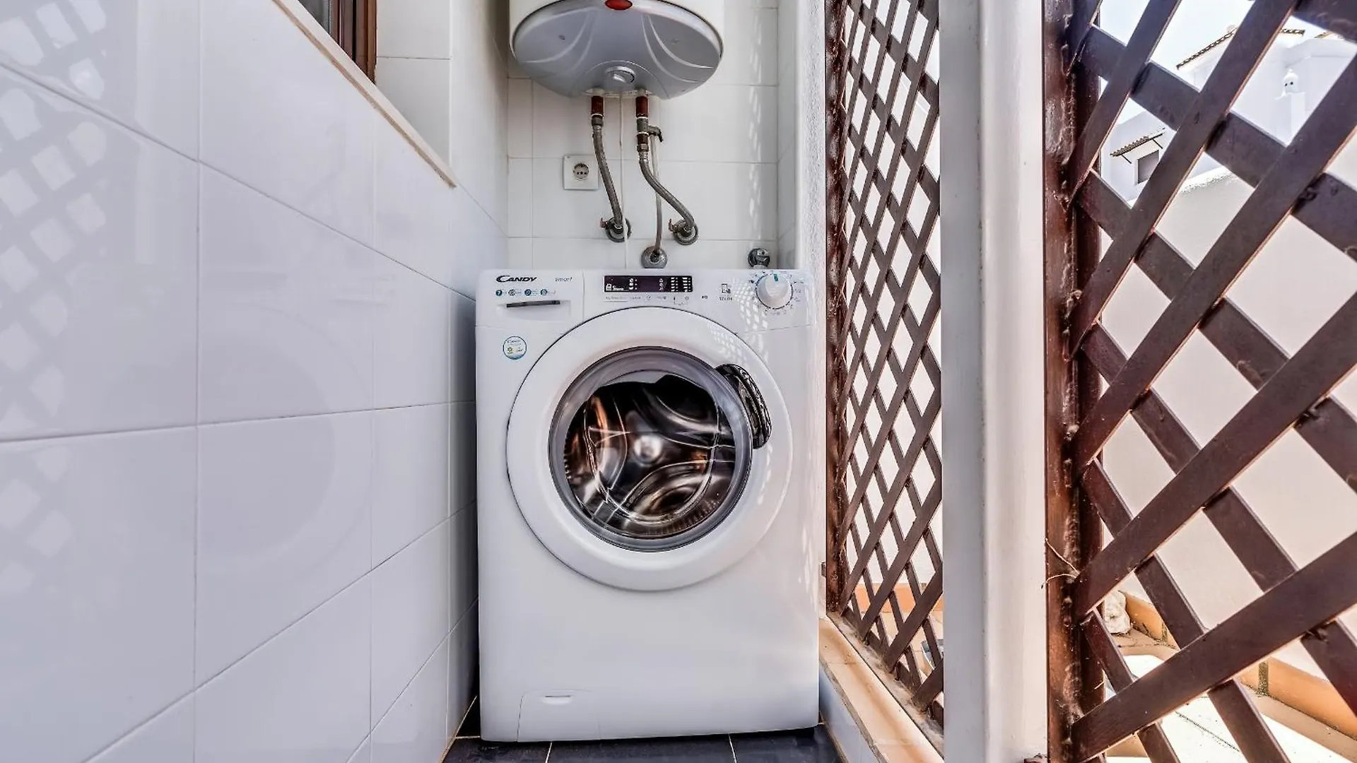 Nieuw Ingericht Penthouse Met Ruim Dakterras Διαμέρισμα Εστεπόνα