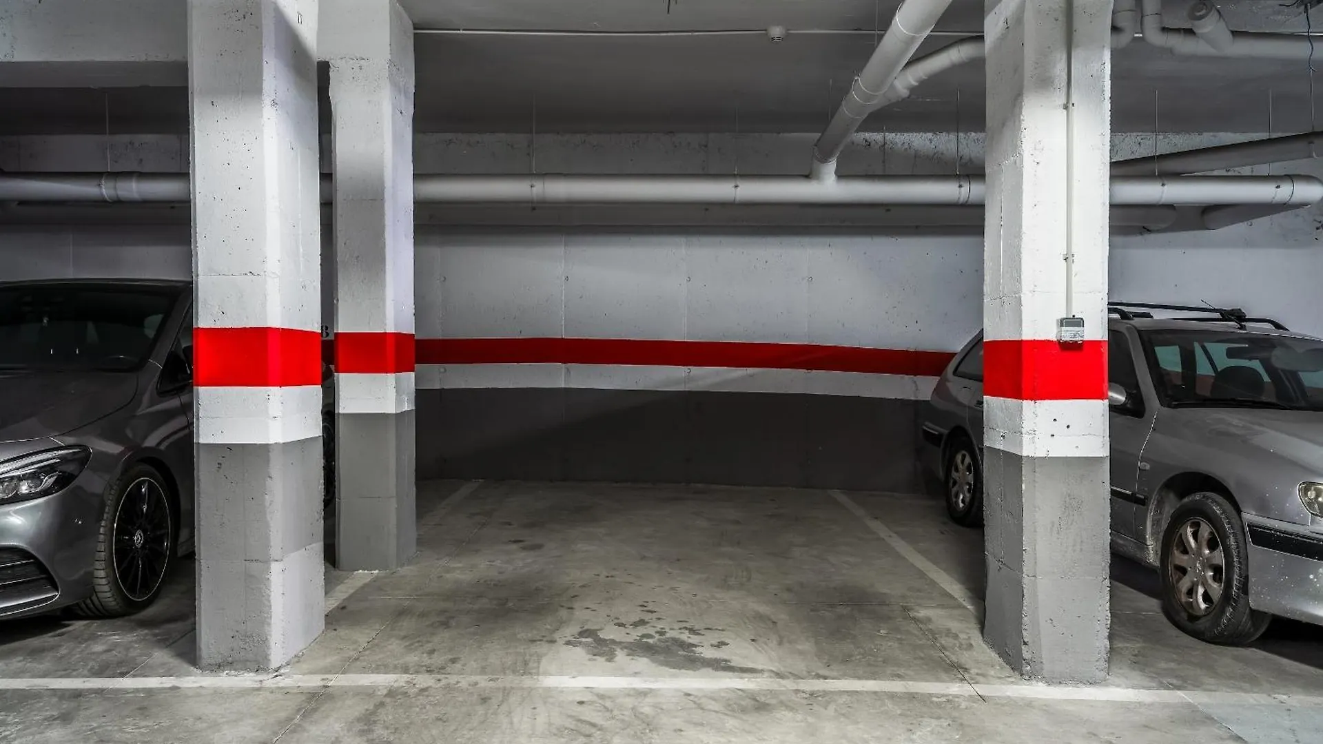 Nieuw Ingericht Penthouse Met Ruim Dakterras Διαμέρισμα Εστεπόνα