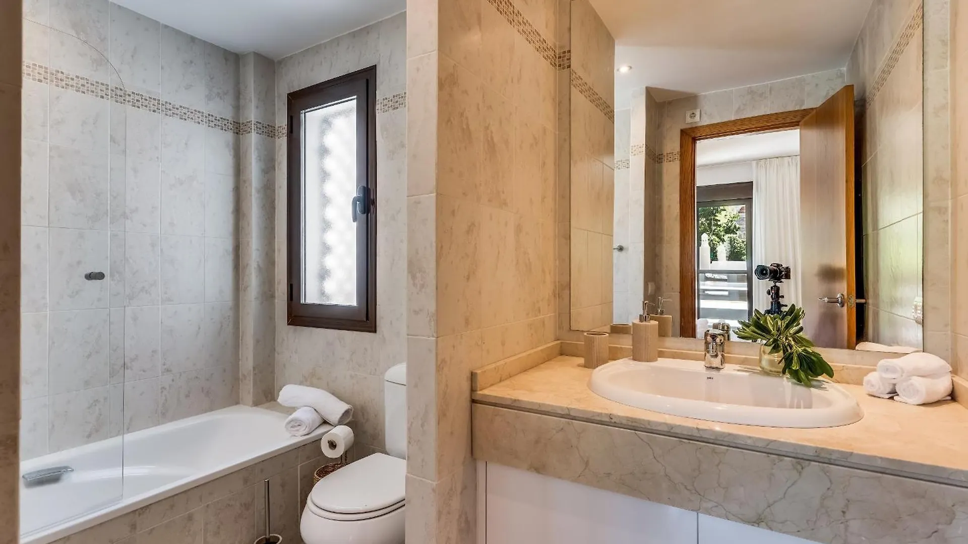 Nieuw Ingericht Penthouse Met Ruim Dakterras Διαμέρισμα Εστεπόνα 0*,  Ισπανία