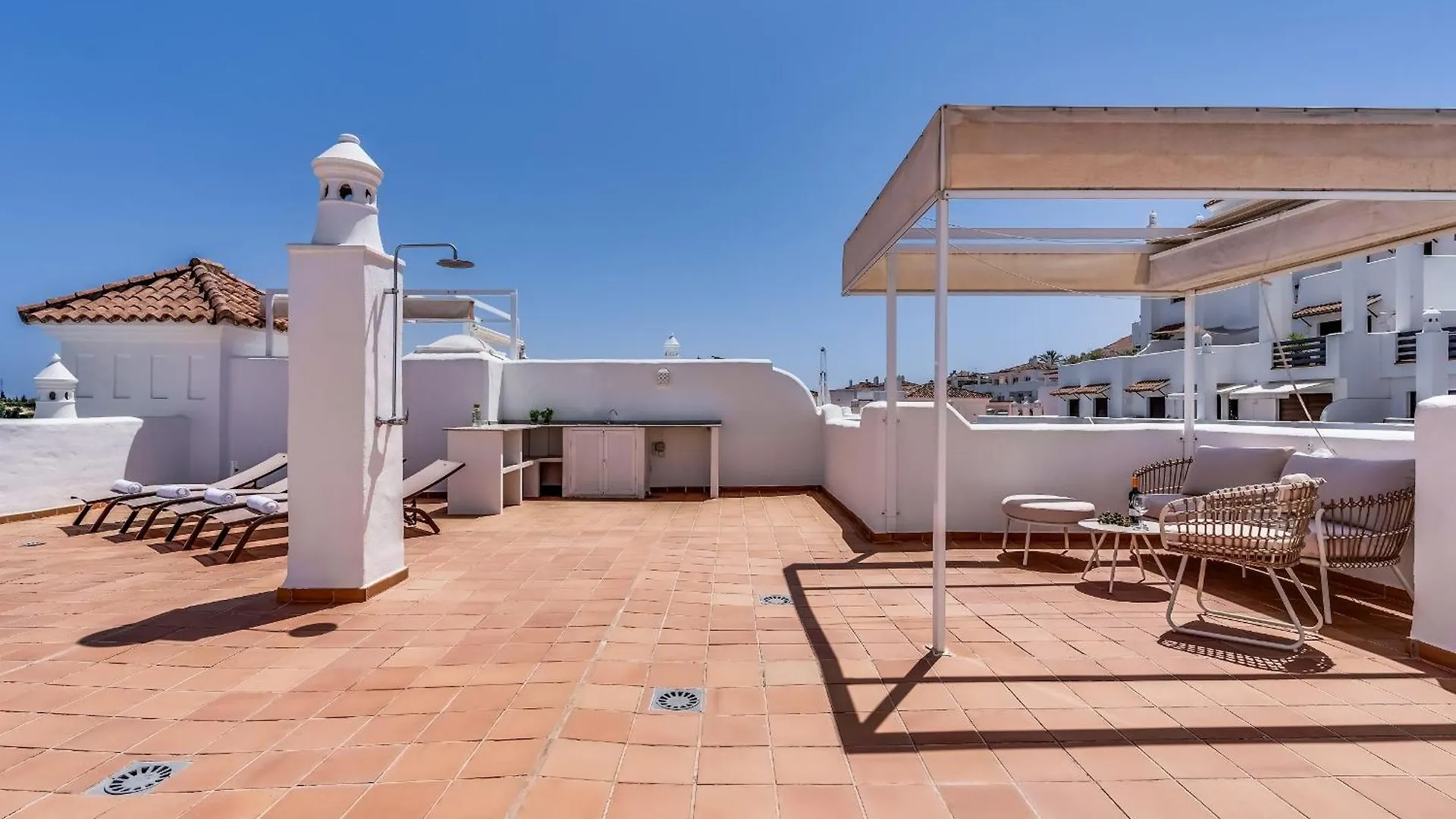 Nieuw Ingericht Penthouse Met Ruim Dakterras Διαμέρισμα Εστεπόνα